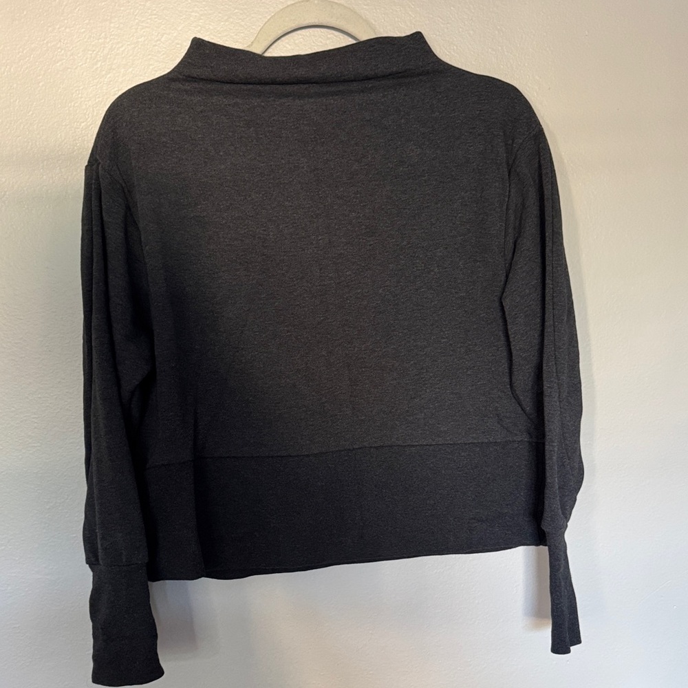 Nike Gray Dri-Fit Cropped Sweatshirt - Picture 6 of 6